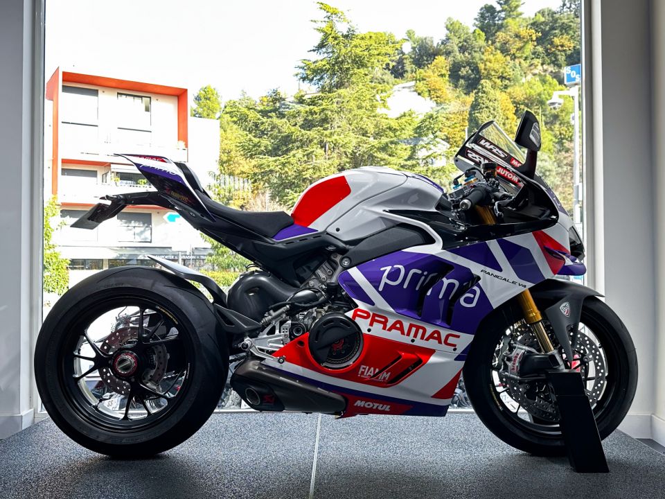 DUCATI PANIGALE 1103 V4 4