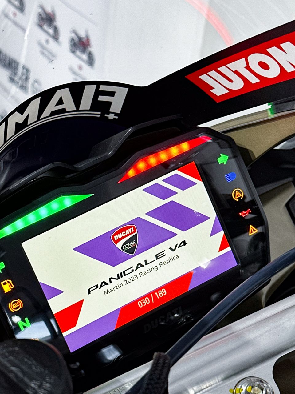 DUCATI PANIGALE 1103 V4 4