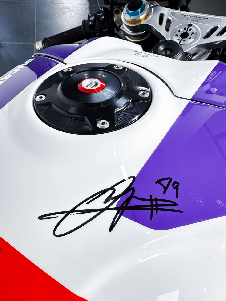 DUCATI PANIGALE 1103 V4 4