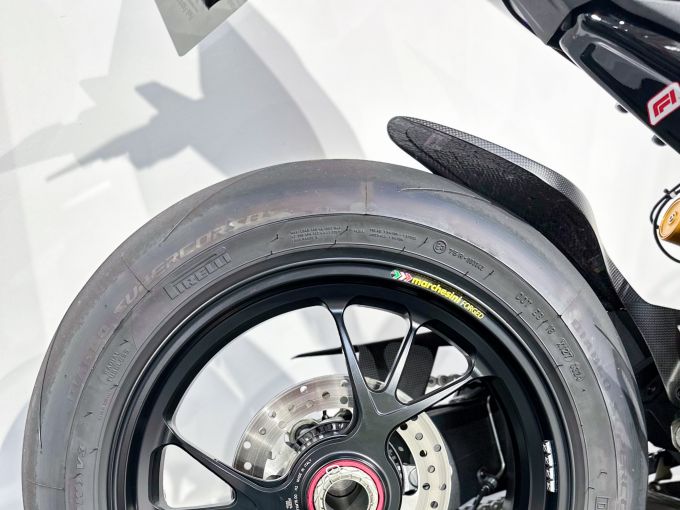 DUCATI PANIGALE 1103 V4 4