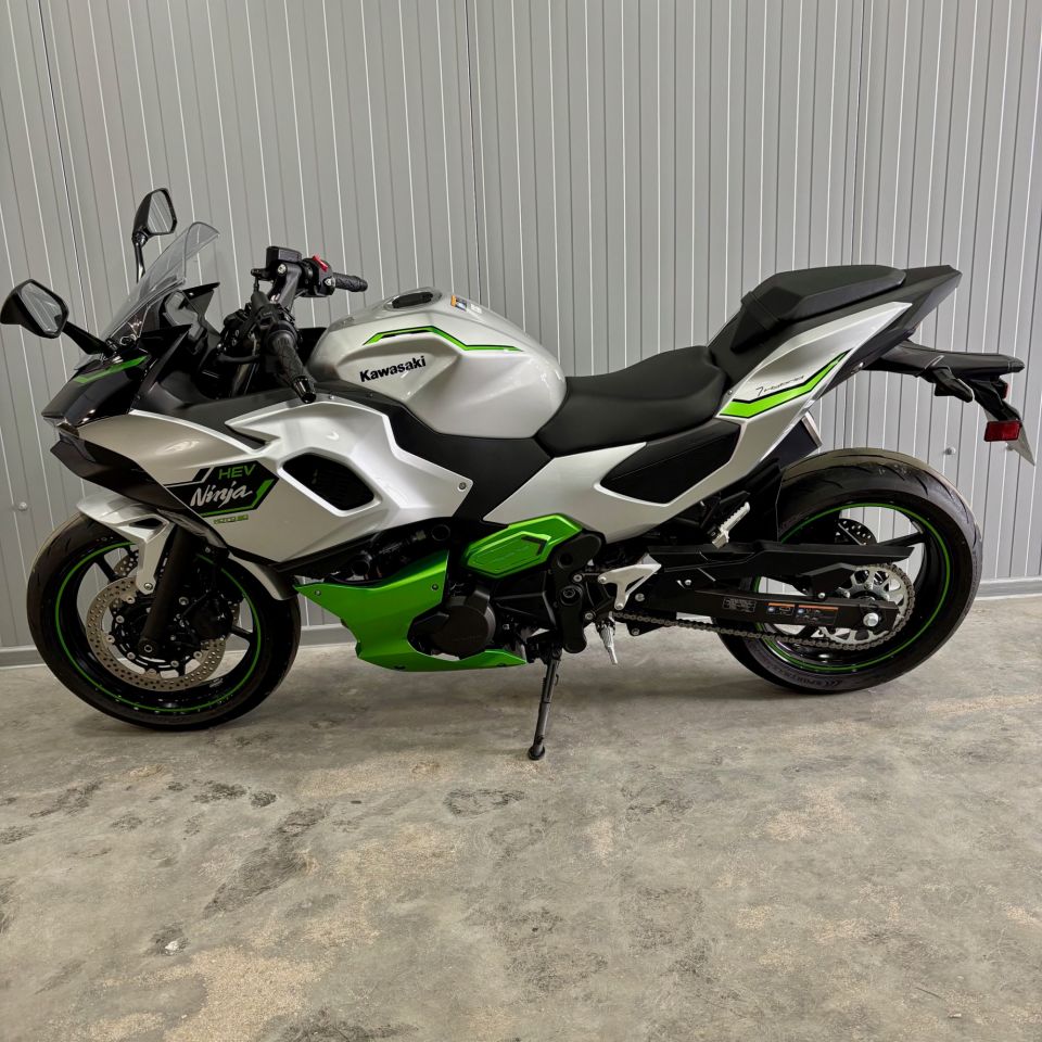 KAWASAKI Ninja 7 Hybrid 4