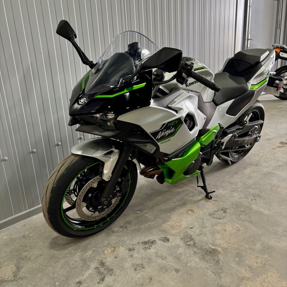 KAWASAKI Ninja 7 Hybrid 4