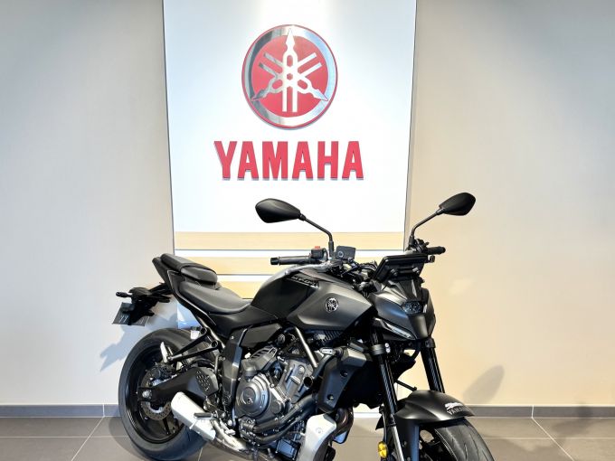 YAMAHA MT-07 Y-AMT 4