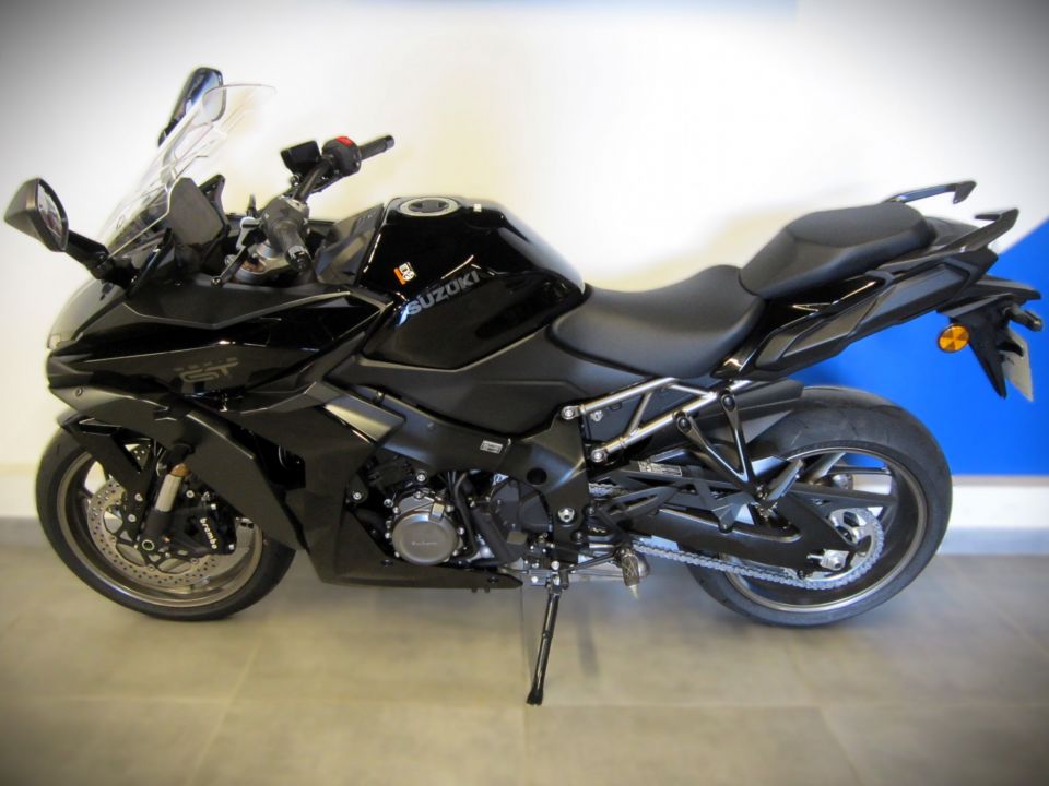 SUZUKI GSX-S 1000 GT 4