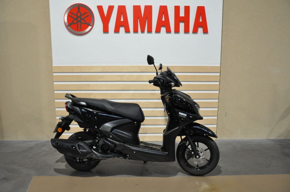 YAMAHA RayZR 125 4