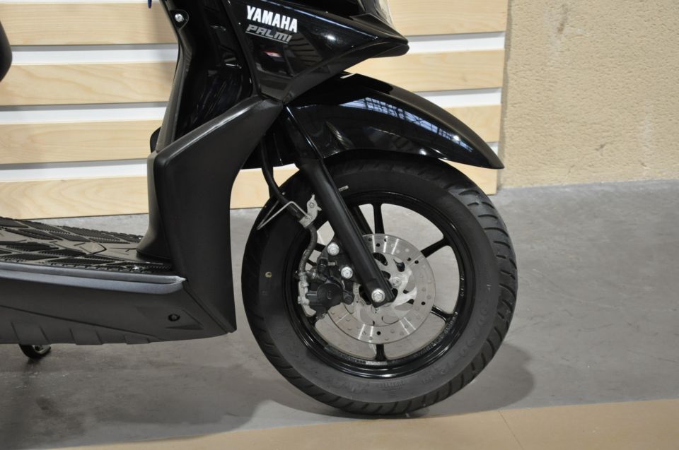 YAMAHA RayZR 125 4