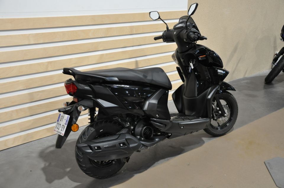 YAMAHA RayZR 125 4
