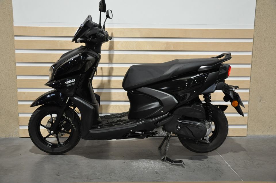 YAMAHA RayZR 125 4