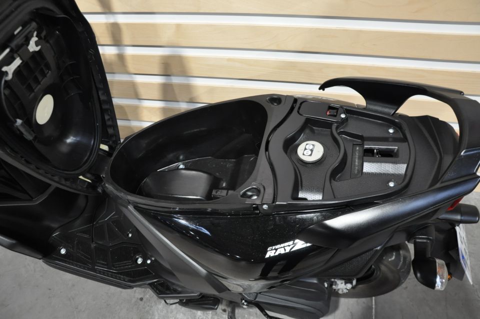 YAMAHA RayZR 125 4