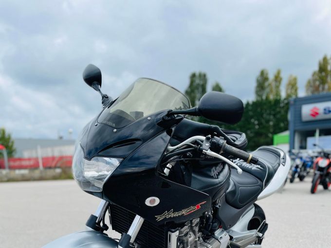HONDA CB 600 F HORNET 4