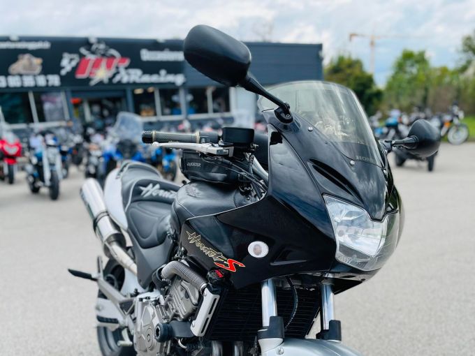 HONDA CB 600 F HORNET 4