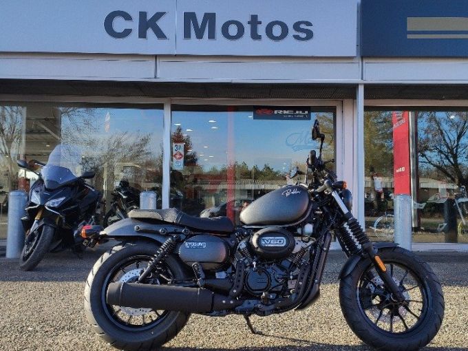 HYOSUNG 125 BOBBER 4