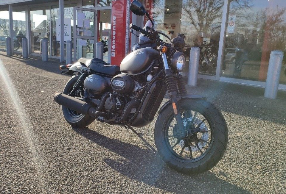 HYOSUNG 125 BOBBER 4