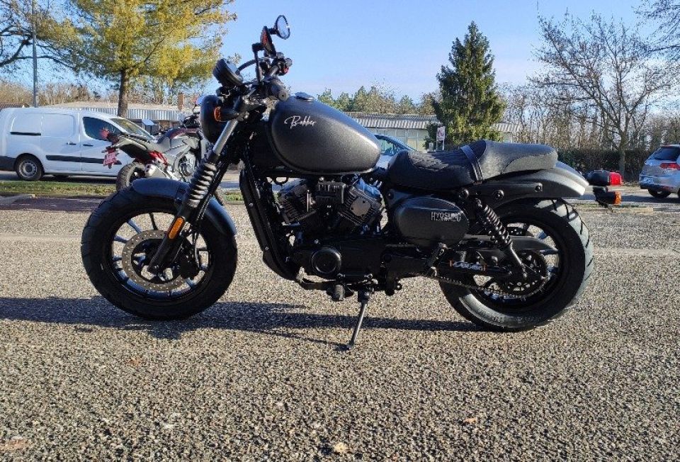 HYOSUNG 125 BOBBER 4