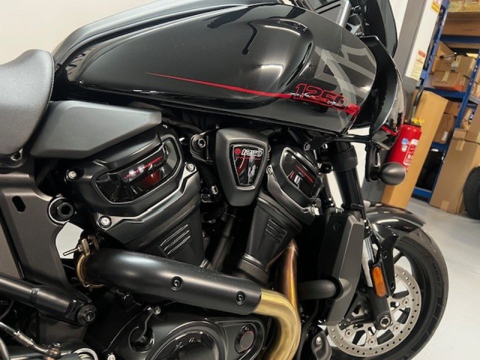 HARLEY-DAVIDSON ADVENTURE PAN AMERICA 1250 ST 4