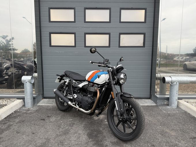 TRIUMPH SPEED TWIN 900 4