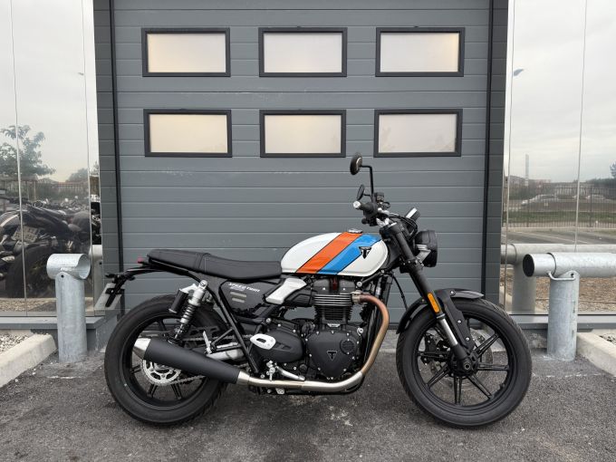 TRIUMPH SPEED TWIN 900 4