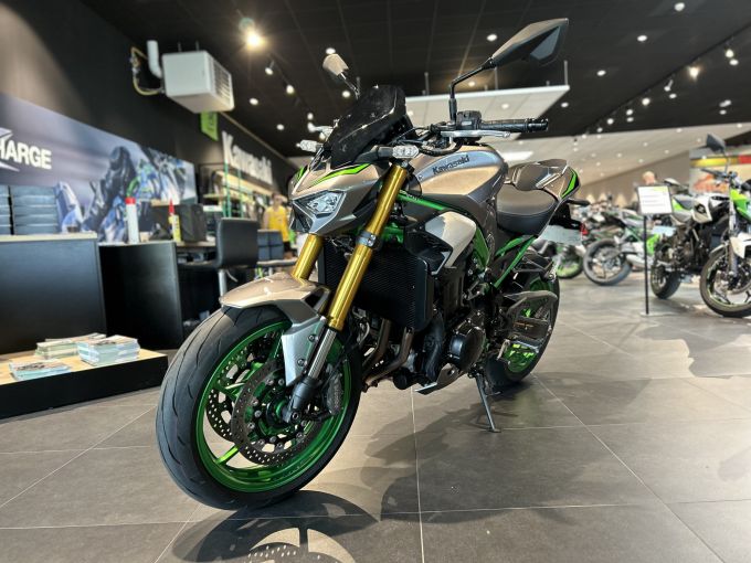 KAWASAKI Z900 SE 4