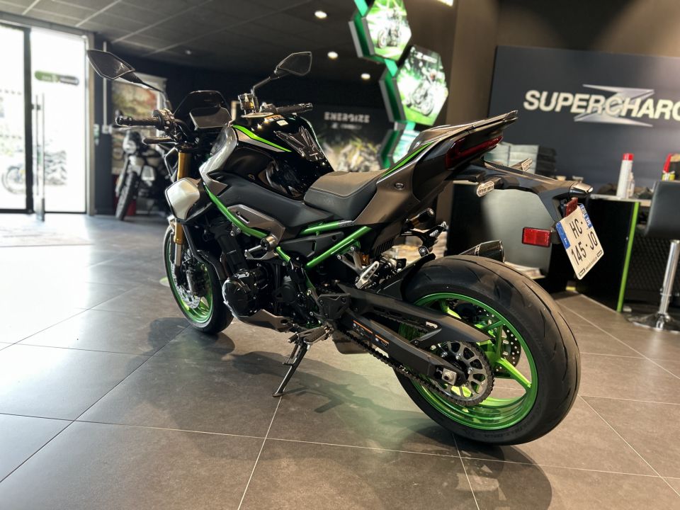 KAWASAKI Z900 SE 4
