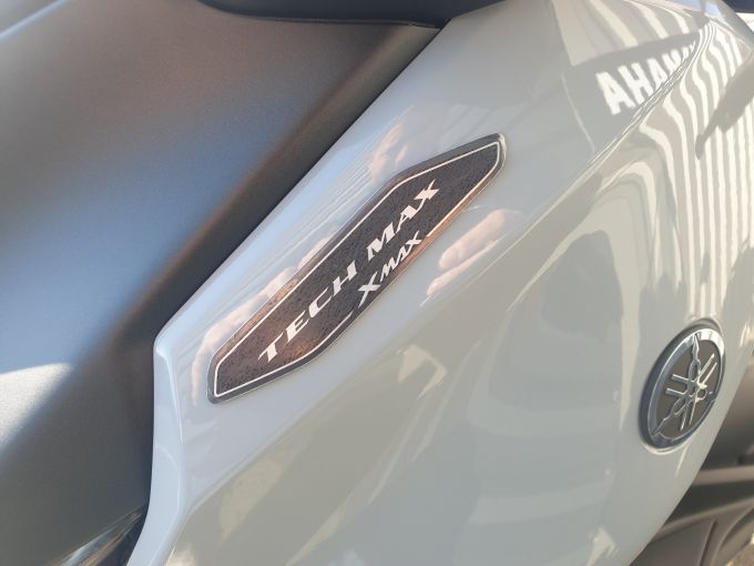 YAMAHA XMAX 300 Tech Max 4