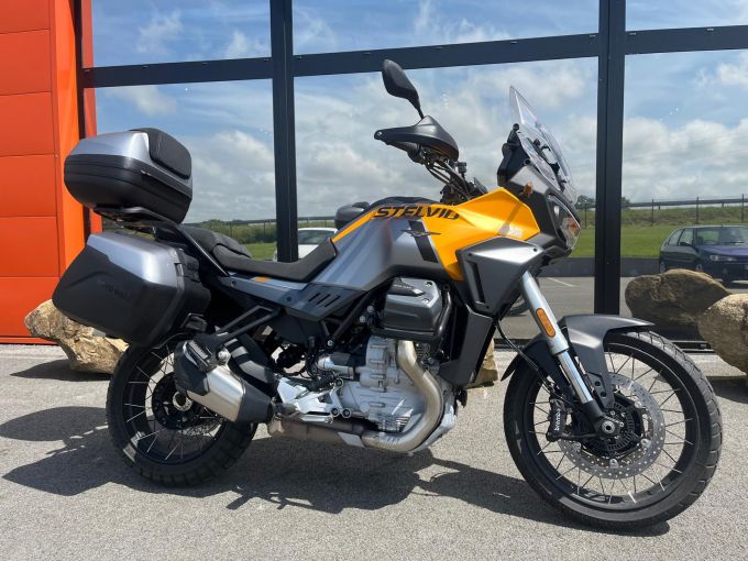 MOTO GUZZI STELVIO 4