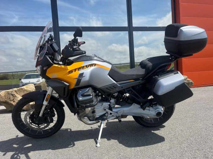 MOTO GUZZI STELVIO 4