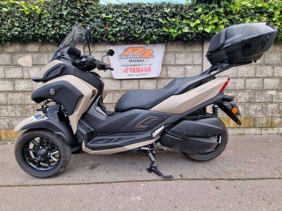 YAMAHA TRICITY 300 4