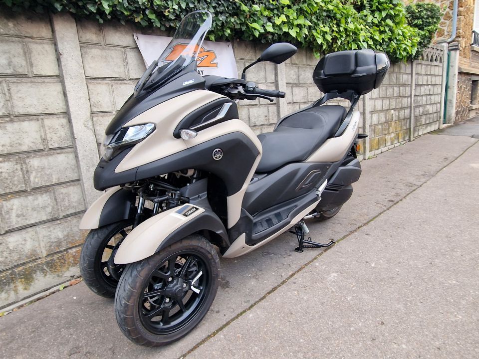 YAMAHA TRICITY 300 4