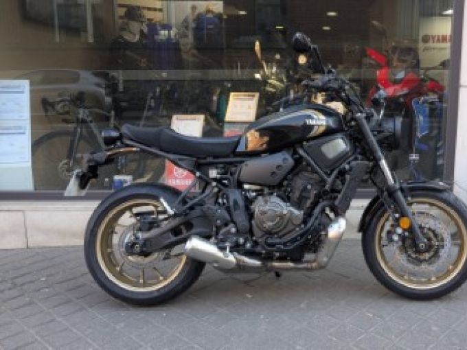 YAMAHA XSR 700 4