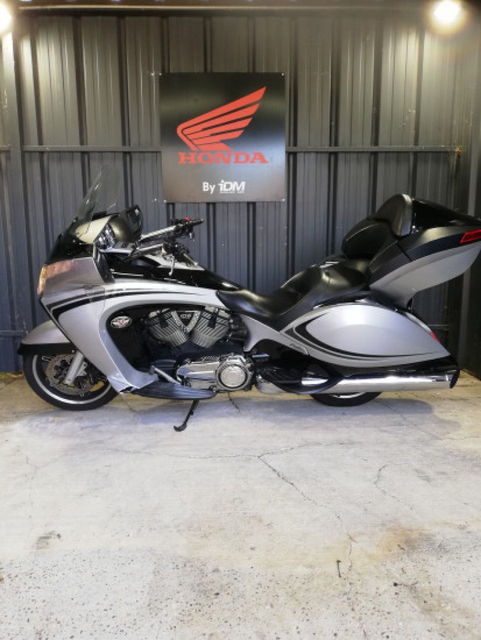 Victory Motorcycle VISION TOUR 4