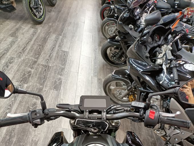 HONDA CB 125 R 4
