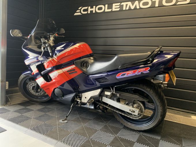 HONDA CBR 1000 F 4