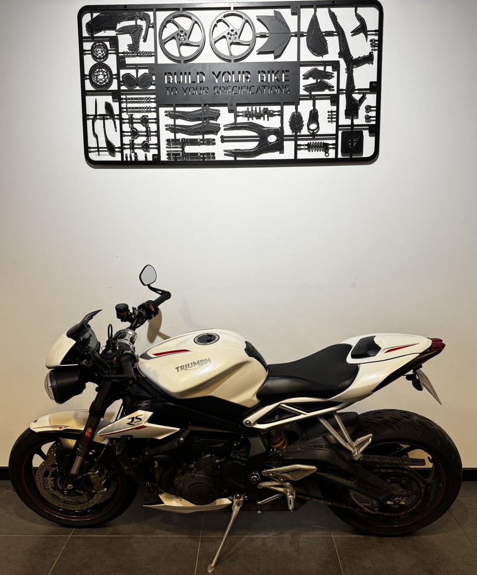 TRIUMPH STREET TRIPLE 765 RS 4