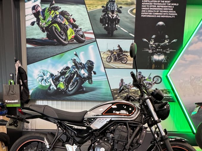 KAWASAKI Z 650 RS 4