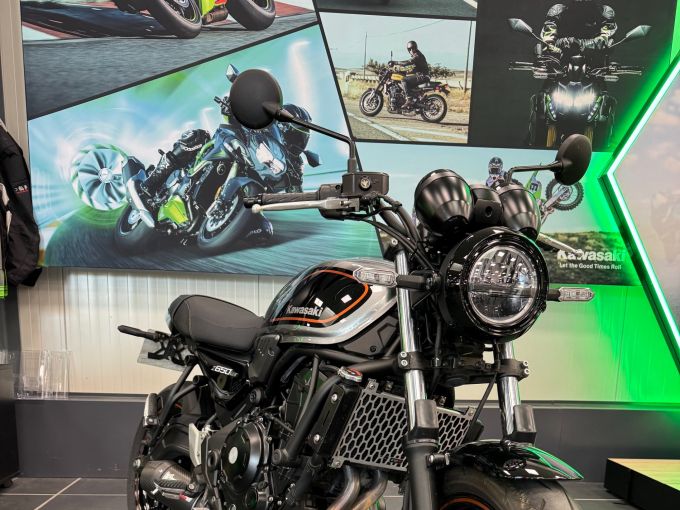 KAWASAKI Z 650 RS 4