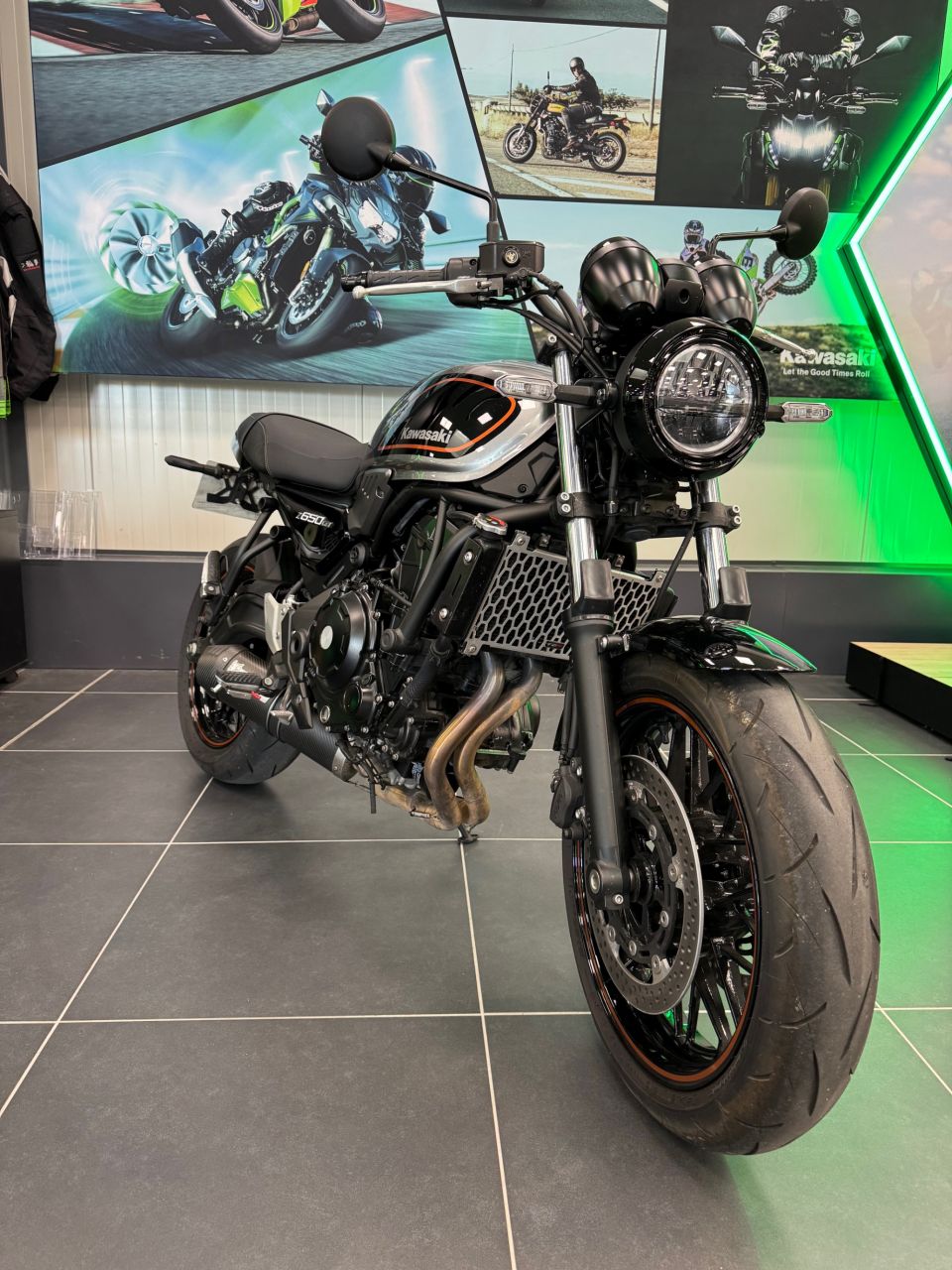 KAWASAKI Z 650 RS 4
