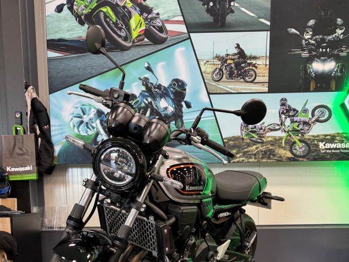 KAWASAKI Z 650 RS 4