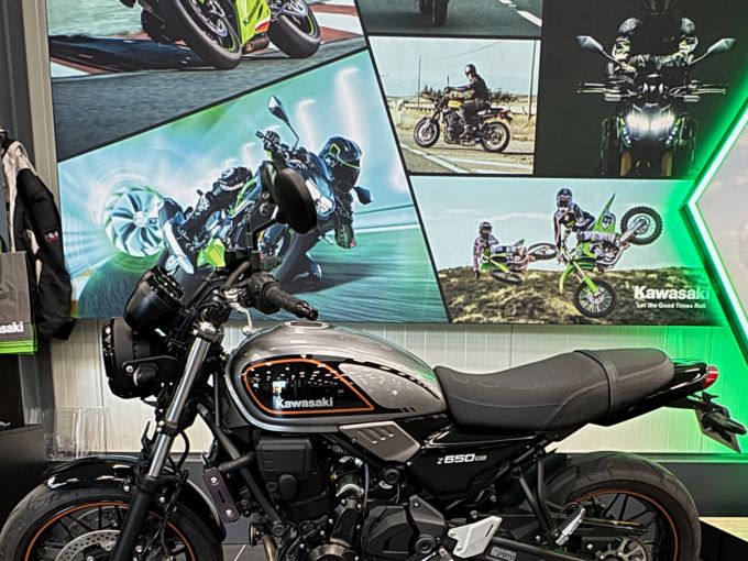KAWASAKI Z 650 RS 4