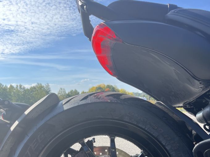 TRIUMPH Rocket 3 GT Storm 4