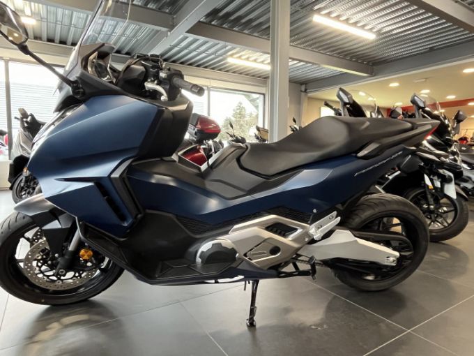 HONDA FORZA 750 4