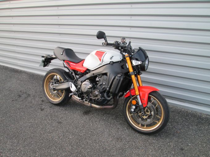 YAMAHA XSR 900 ABS 4