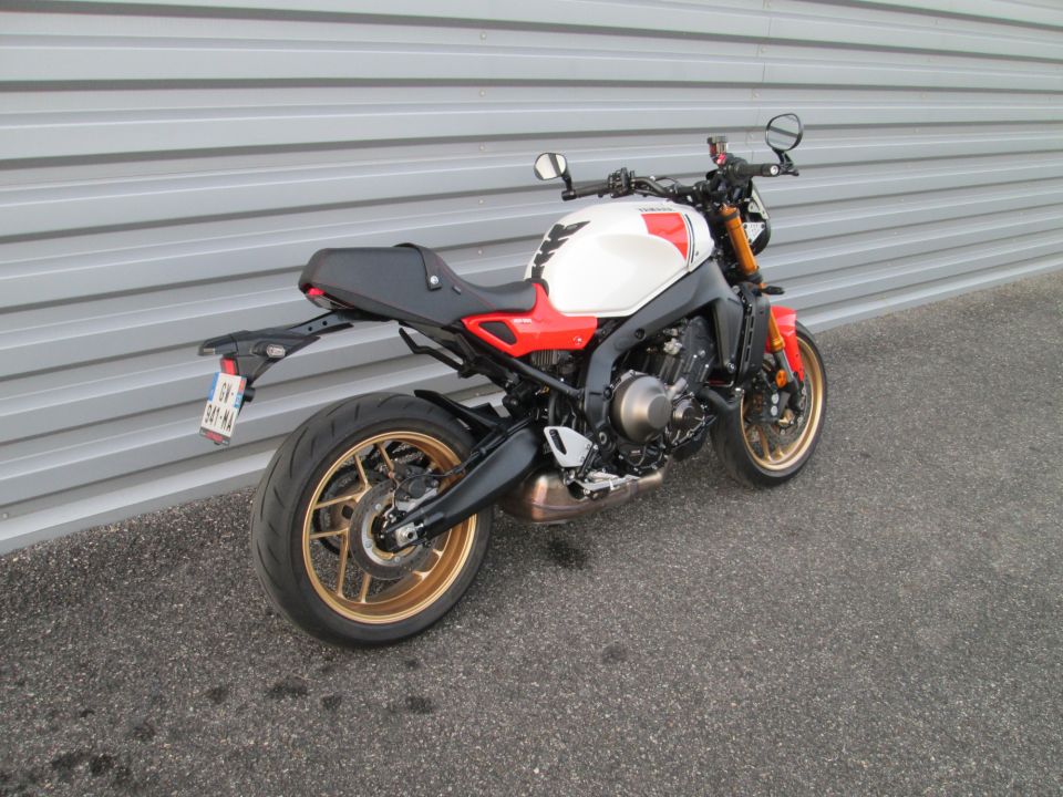 YAMAHA XSR 900 ABS 4