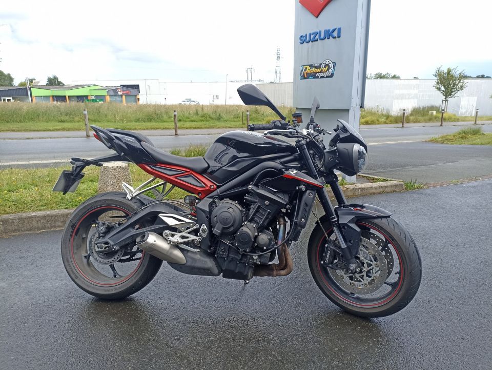 TRIUMPH STREET TRIPLE 765 R 4