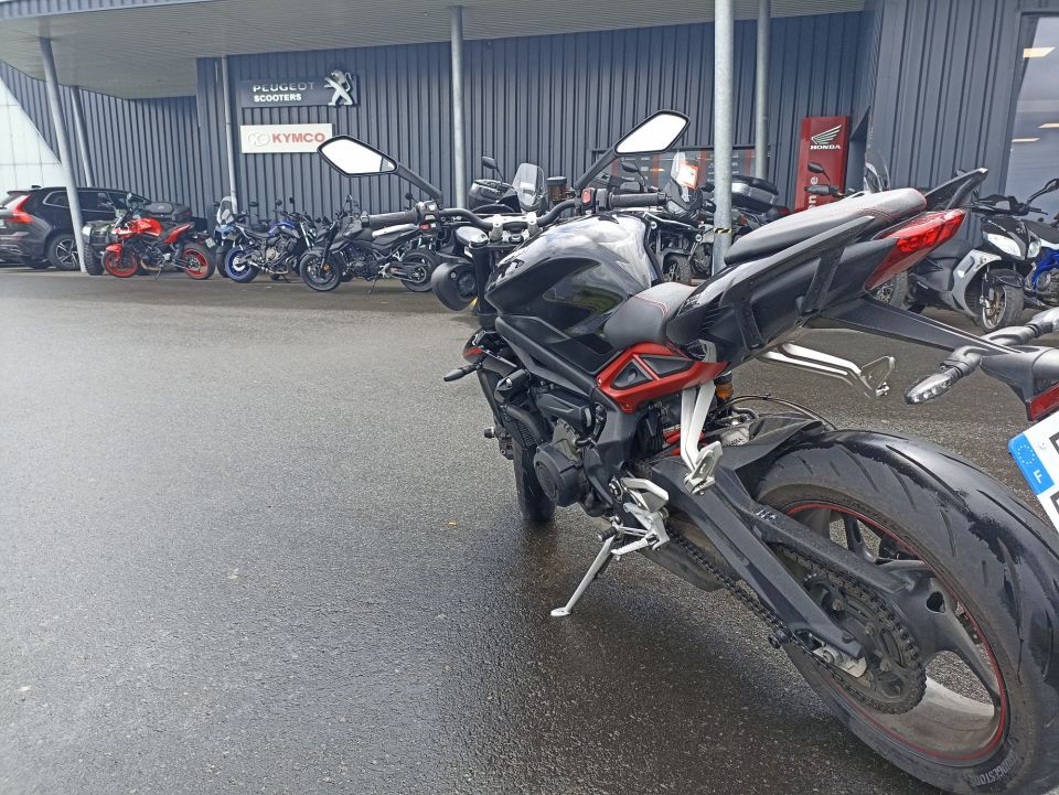 TRIUMPH STREET TRIPLE 765 R 4