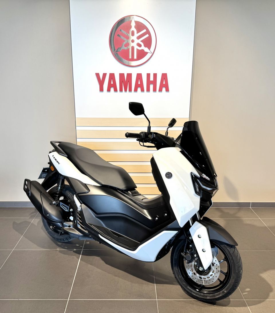 YAMAHA NMAX 125 4