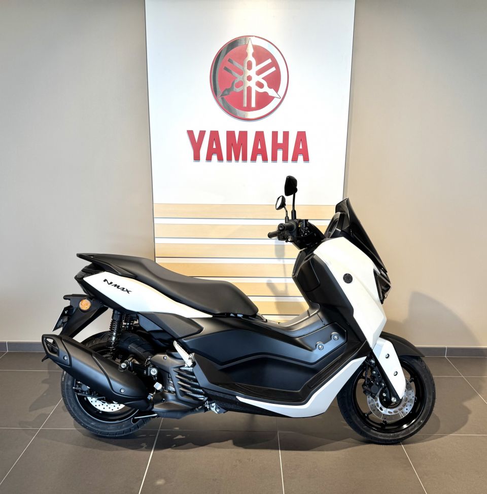 YAMAHA NMAX 125 4