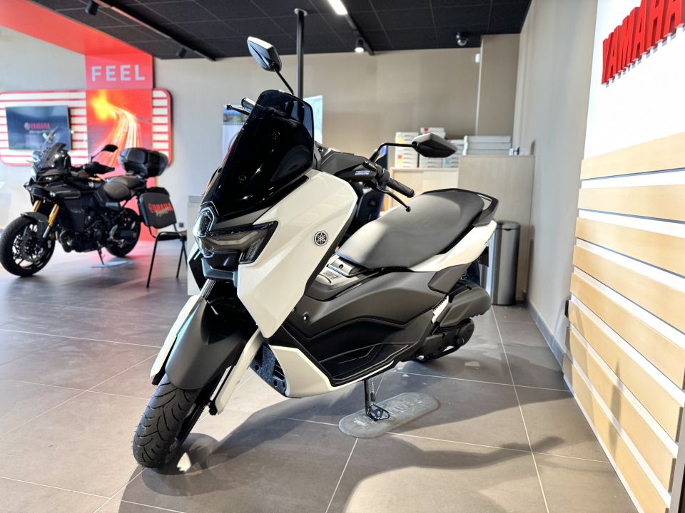 YAMAHA NMAX 125 4