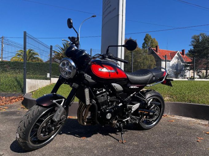 KAWASAKI Z 900 RS 4