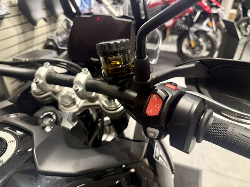 TRIUMPH Tiger 900 GT PRO 4