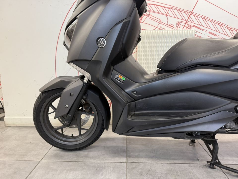 YAMAHA XMAX 125 4